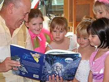 Image by Myrea Pettit, Copyright© 2004 Fairies World®  Reproduction of these images in any form is strictly prohibited.